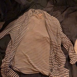 Quarter sleeve striped cardigan